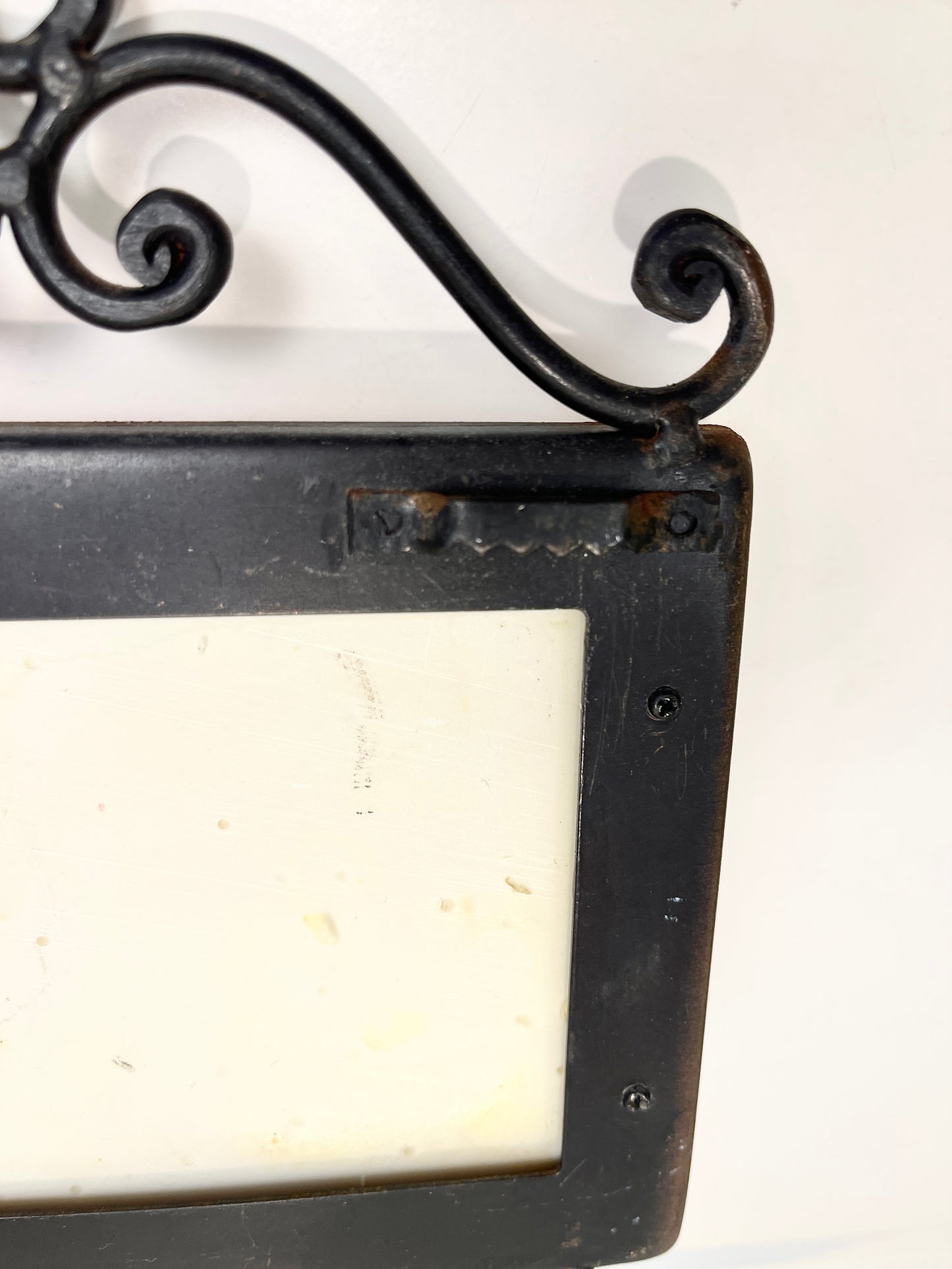 French Sign with Double Hooks