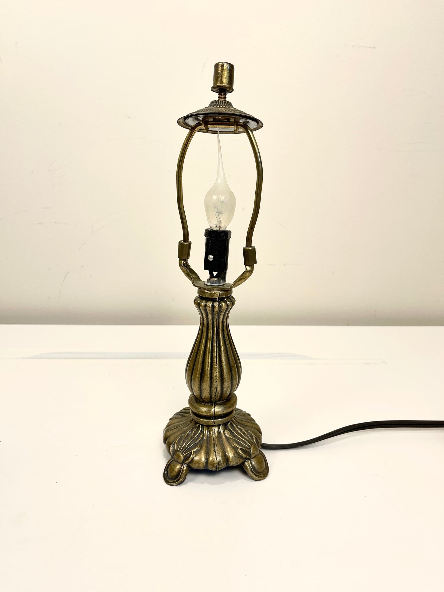 Vintage Accent Lamp: Reverse Painted Glass Shade