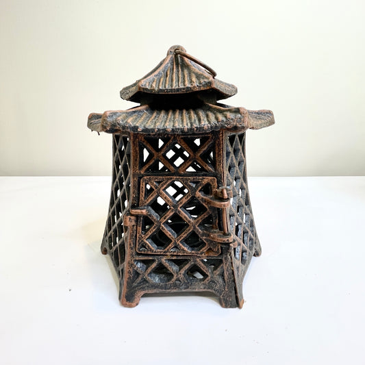 Pagoda Lantern