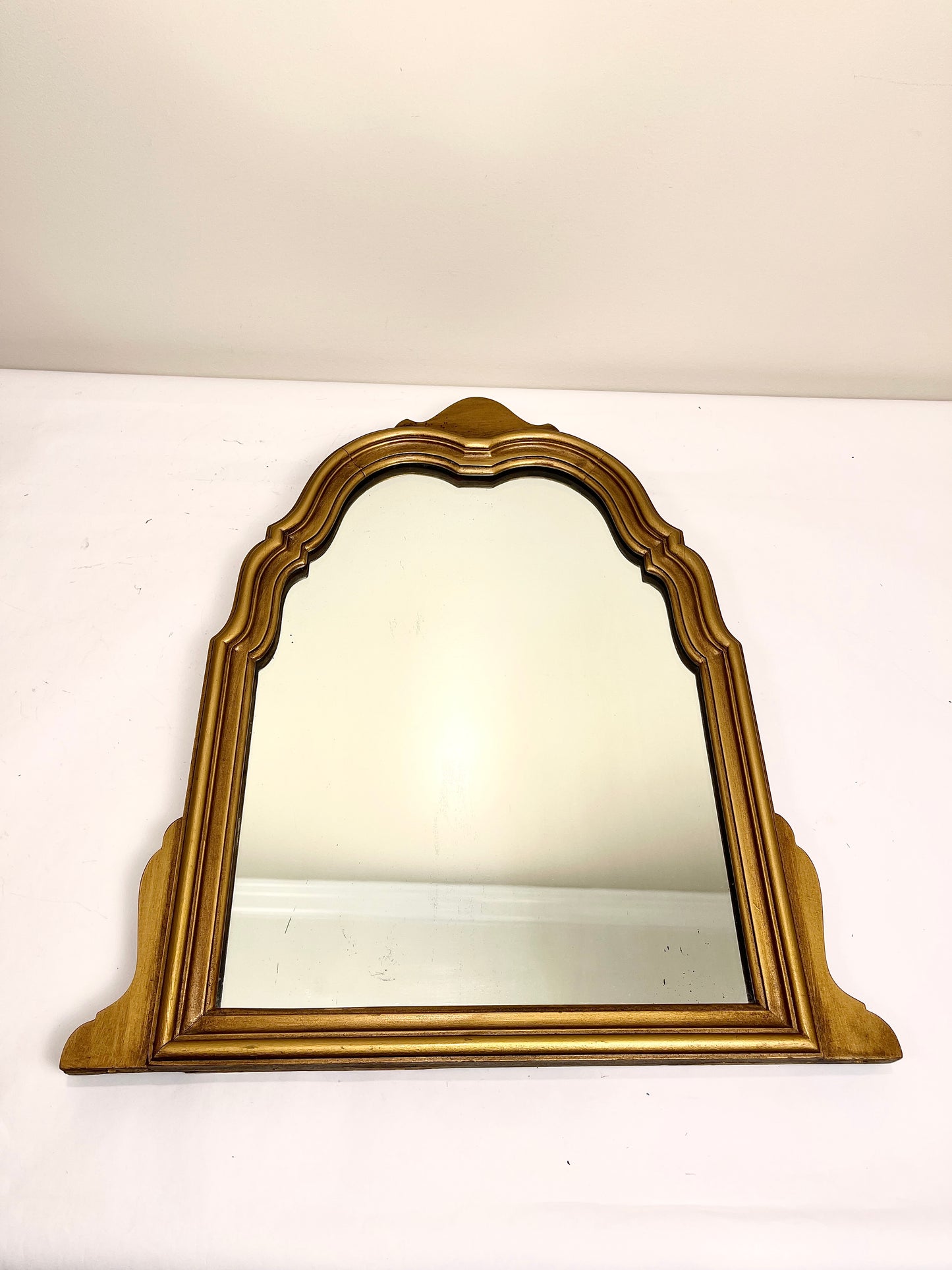 Vintage Gold Wood Mirror: Arch Top