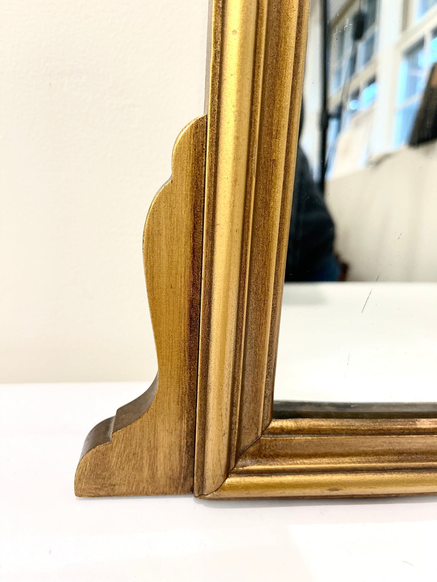 Vintage Gold Wood Mirror: Arch Top