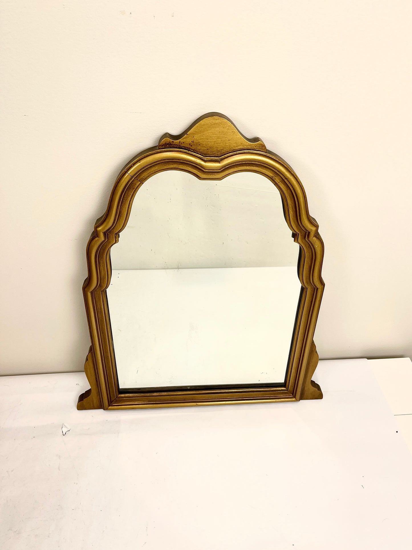 Vintage Gold Wood Mirror: Arch Top