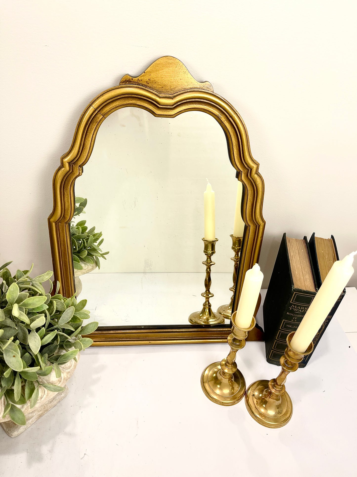 Vintage Gold Wood Mirror: Arch Top