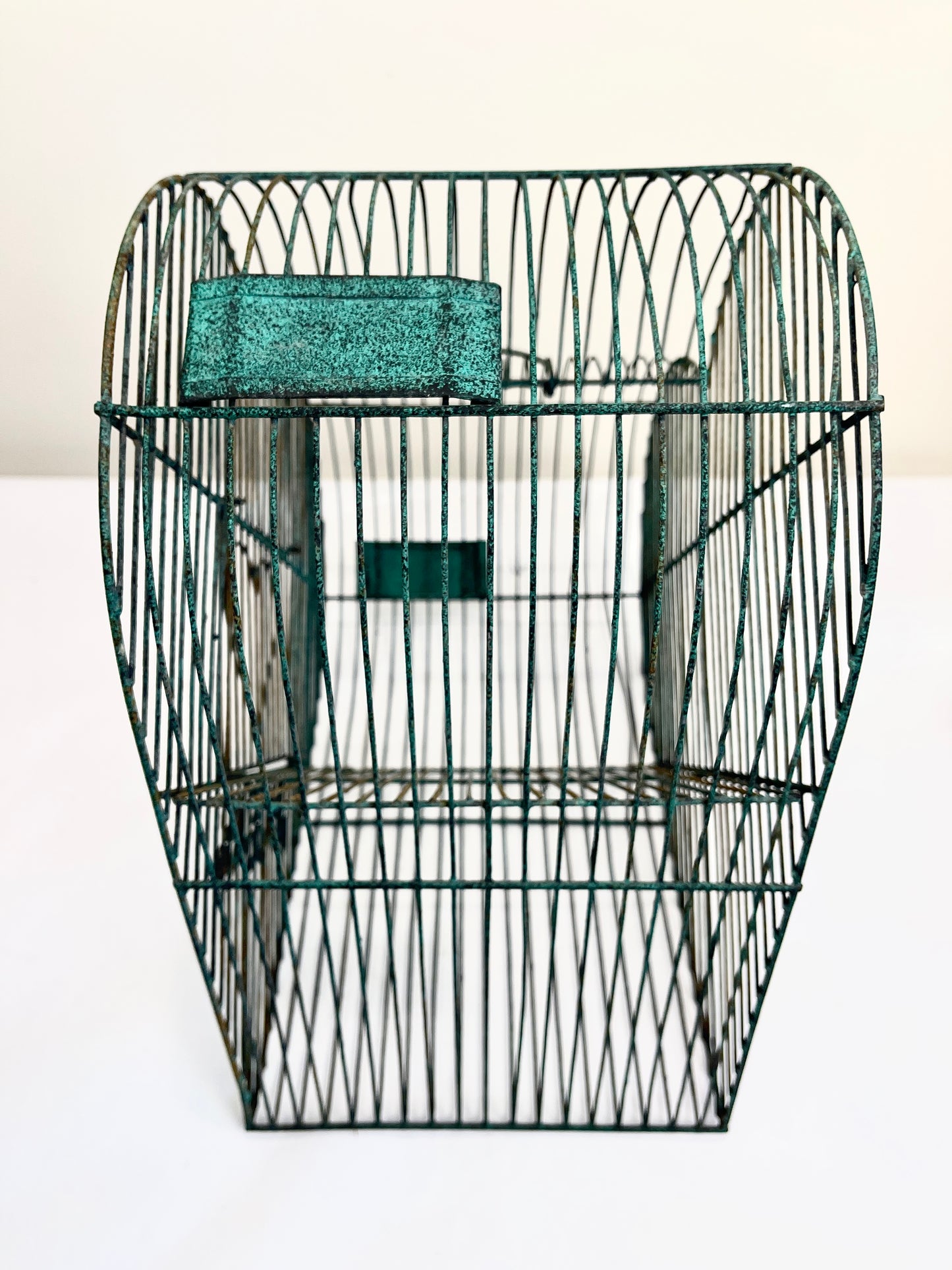 Vintage Heart Birdcage with Hanger: Green Wrought Iron