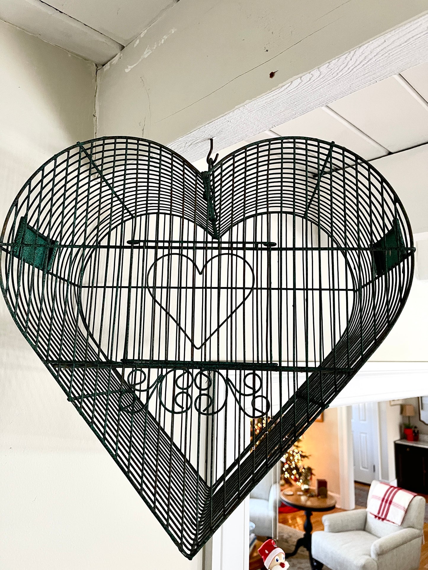 Vintage Heart Birdcage with Hanger: Green Wrought Iron