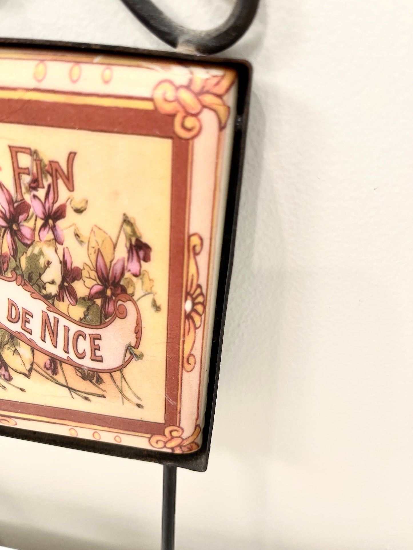 French Sign with Double Hooks