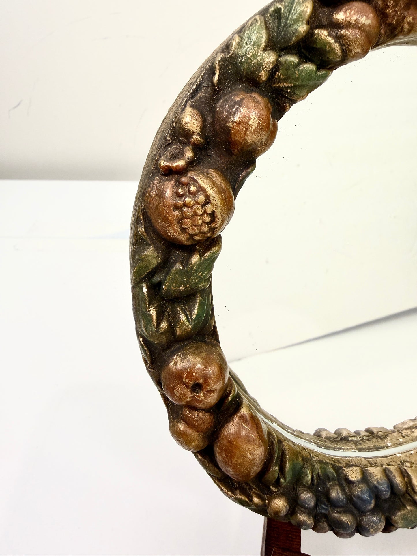 Vintage Round Mirror: Raised Fruit Garland