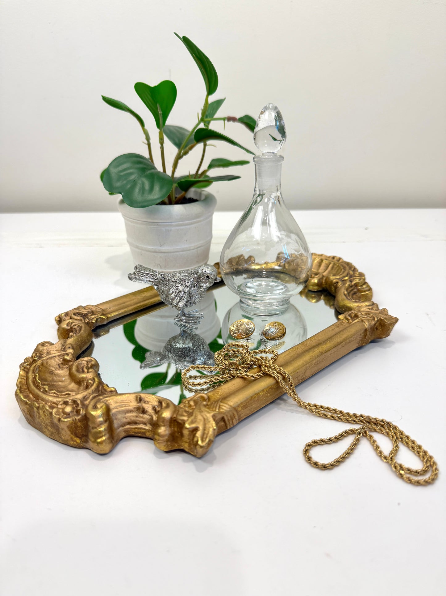 Vintage Gold Mirror: French Style