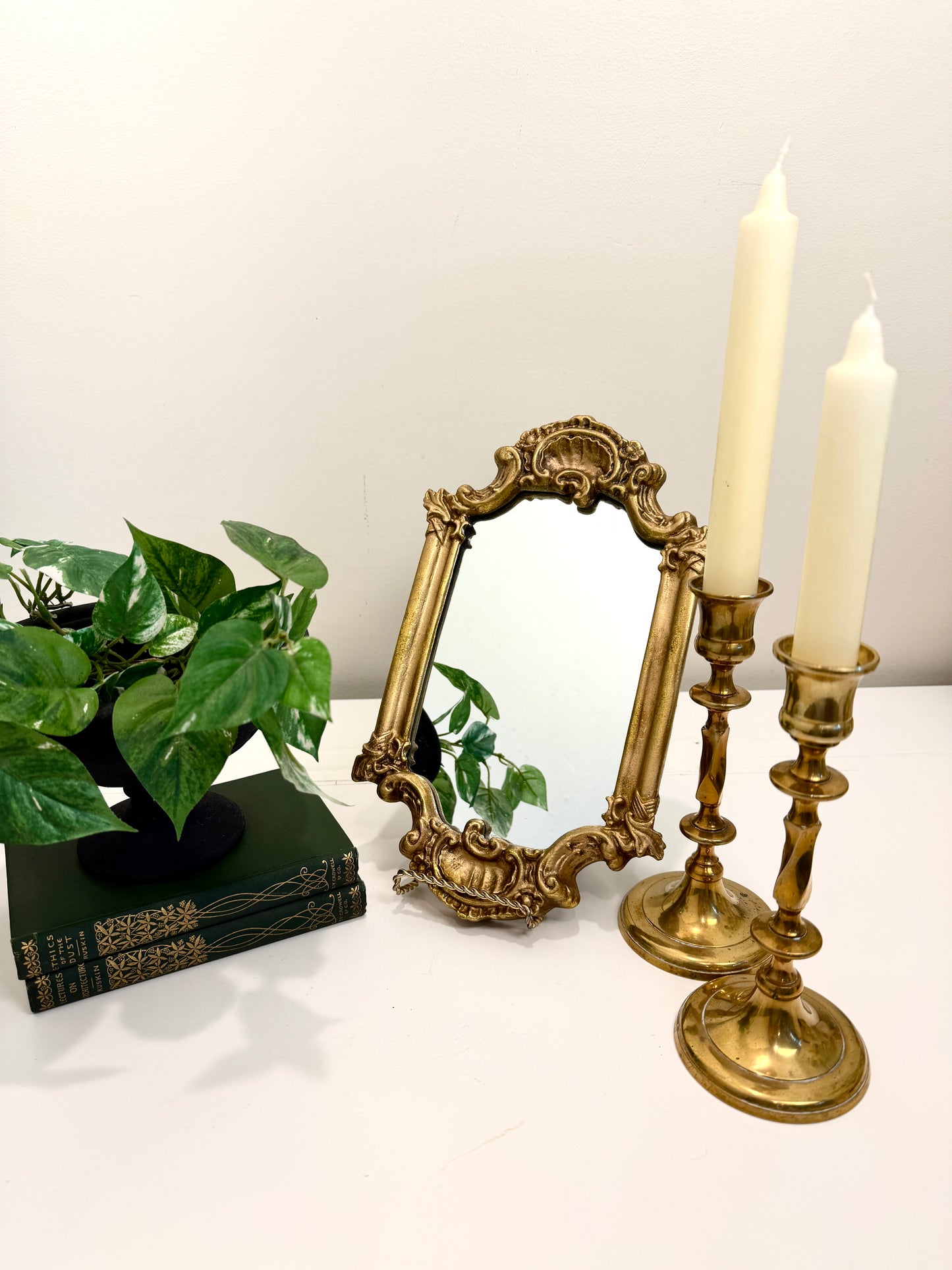 Vintage Gold Mirror: French Style