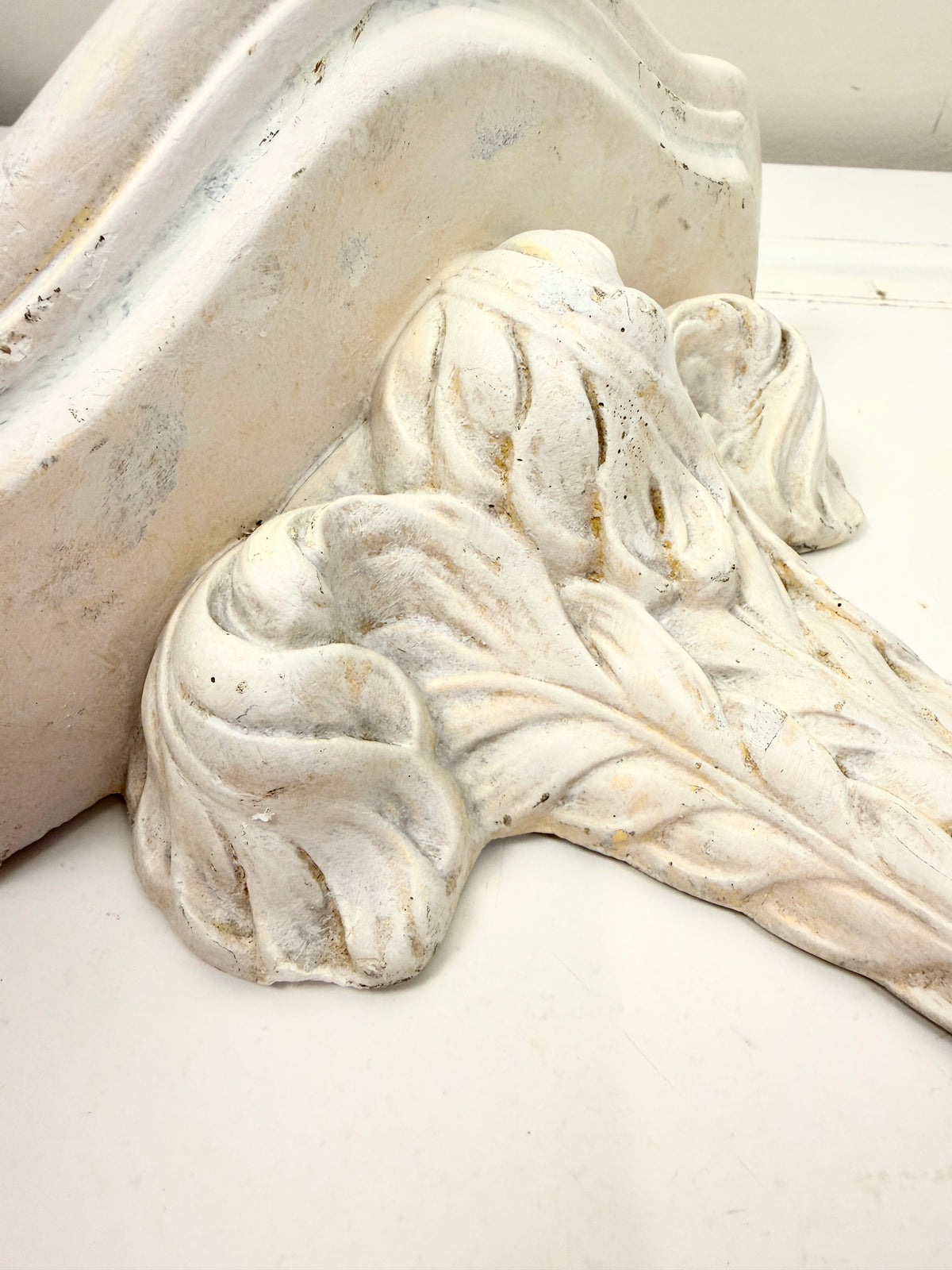Vintage Wall Shelf: White Demilune