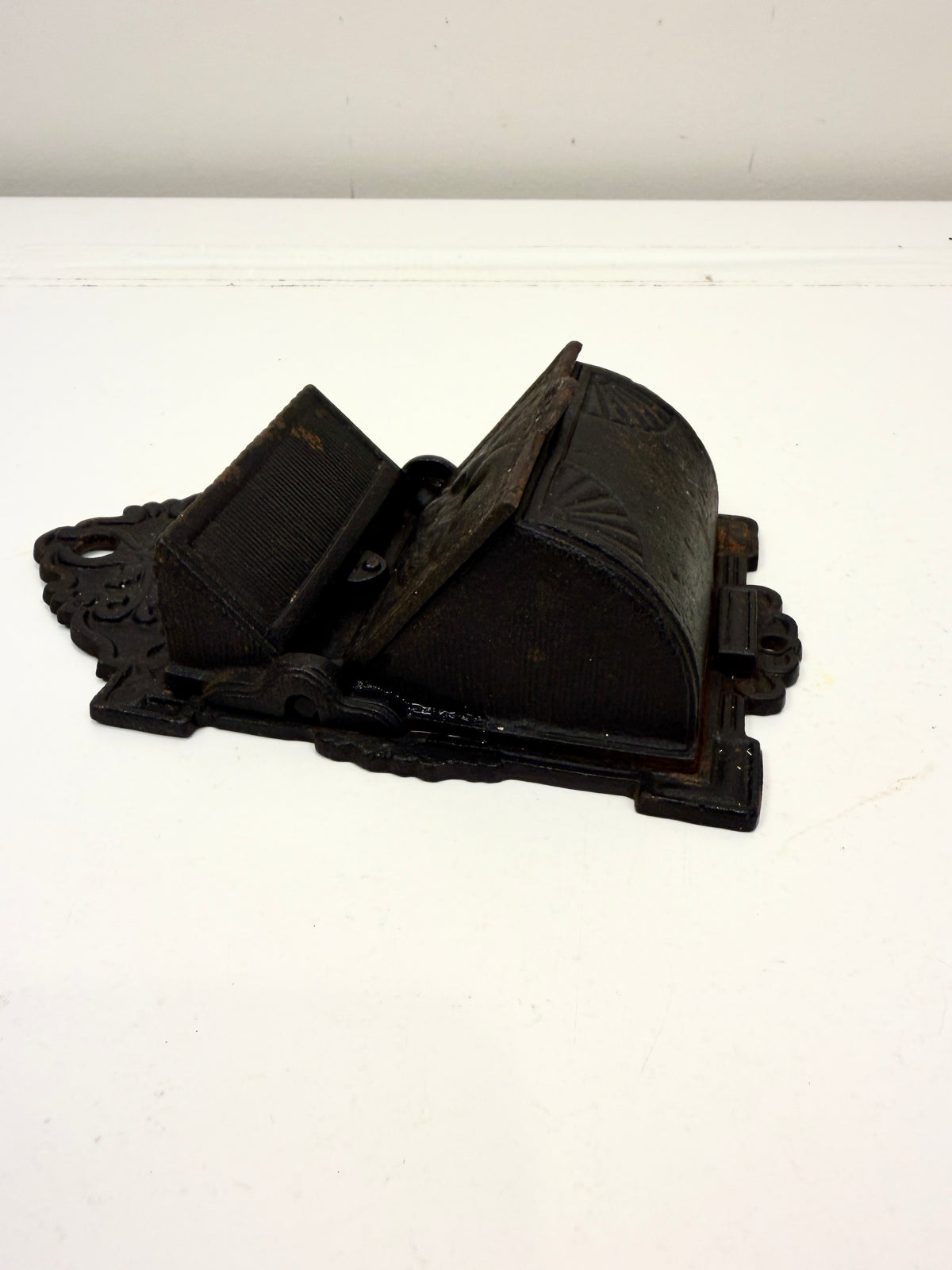 Vintage Cast Iron Double Match Holder